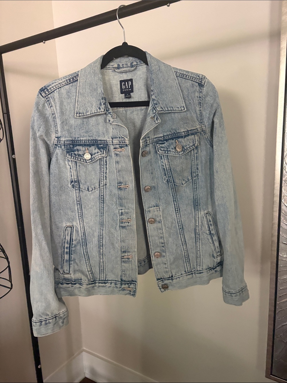 GAP Light Wash Blue Denim Jacket - Women's